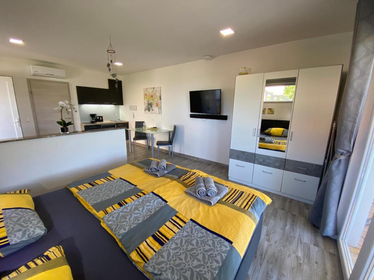 Ražanac Villa Sabina - Apartments Kroatien מראה חיצוני תמונה